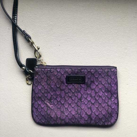 ❤️SOLD❤️ COACH WRISTLET - Picture 2 of 6